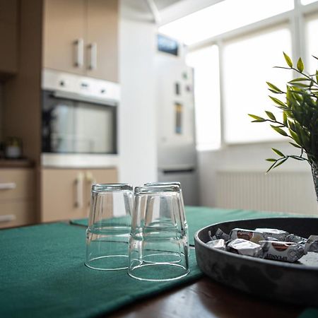 Henriett'S Cosy Place Satu Mare Exterior photo